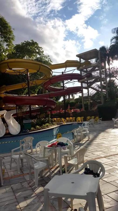 Golden Dolphin 3Pessoas Com Piscinas Termais Mais Toalhas E Roupas De Cama Lencois Travesseiros Fronhas Limpeza Do Check In Impostos E Taxas Ja Incluso Atencao A Hospedagem Podera Ocorrer No Express Ou Grand Hotel,Conforme A Disponibilidade De Apto Caldas Novas Eksteriør bilde